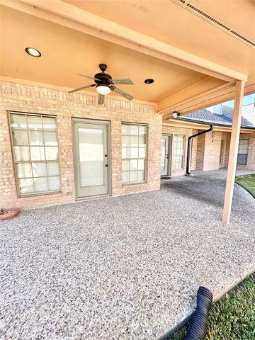 2517 Thunderbird Drive, Orange, TX 77630