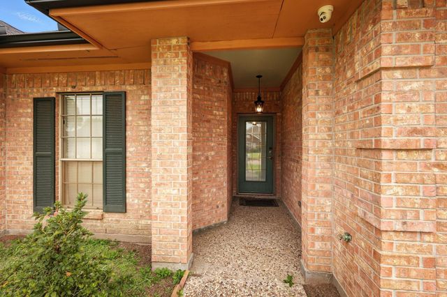 2517 Thunderbird Drive, Orange, TX 77630