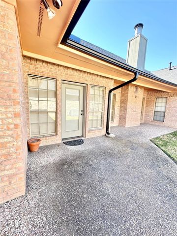 2517 Thunderbird Drive, Orange, TX 77630