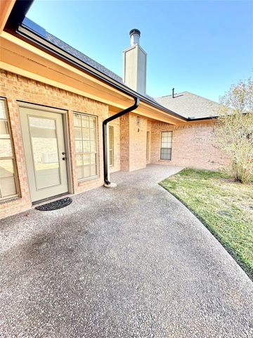 2517 Thunderbird Drive, Orange, TX 77630