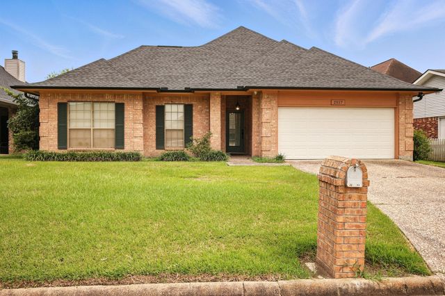 2517 Thunderbird Drive, Orange, TX 77630