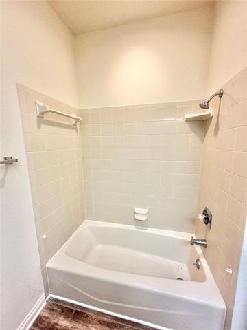 2517 Thunderbird Drive, Orange, TX 77630