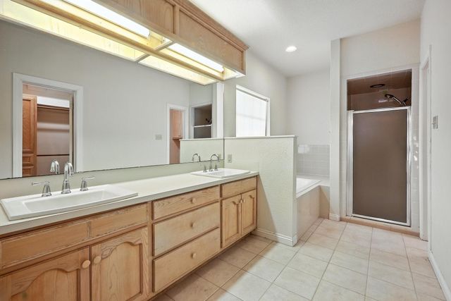 2517 Thunderbird Drive, Orange, TX 77630