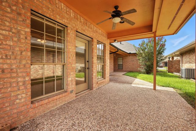 2517 Thunderbird Drive, Orange, TX 77630
