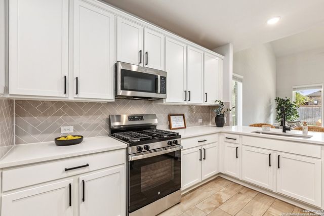 1707 Lawnside Rd, San Antonio, TX 78245