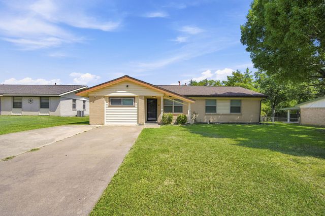 702 Phillips Drive, Ennis, TX 75119