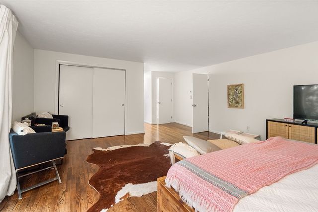 34 Parker Rd, Framingham, MA 01702