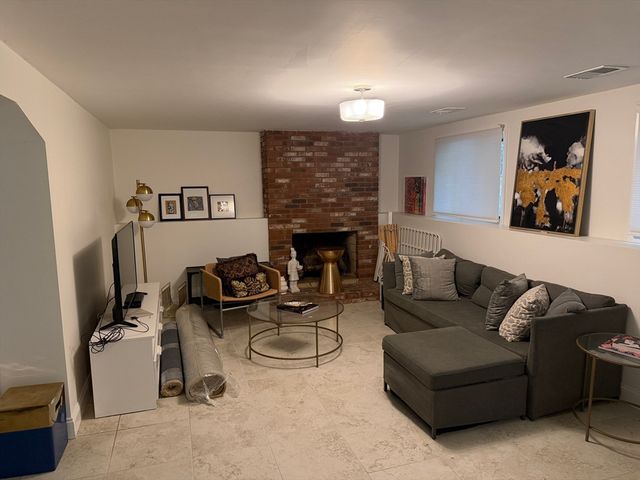 34 Parker Rd, Framingham, MA 01702