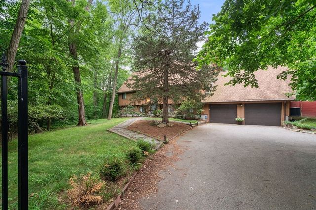 34 Parker Rd, Framingham, MA 01702