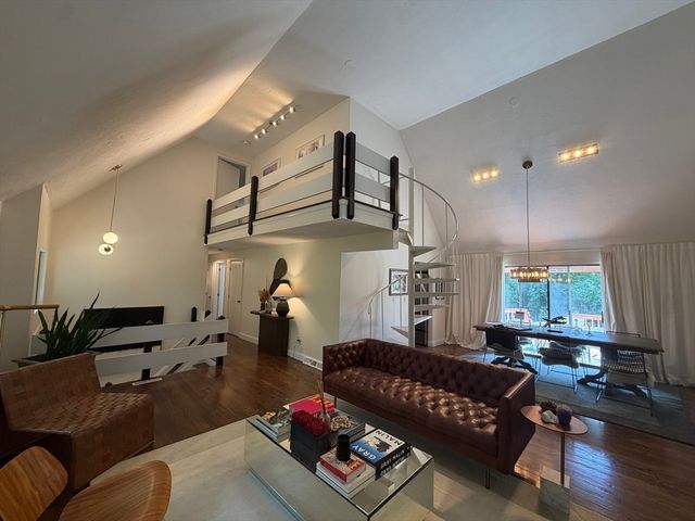 34 Parker Rd, Framingham, MA 01702