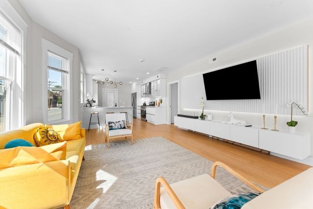 86 Cypress St 86, Watertown, MA 02472