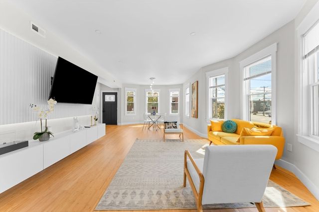 86 Cypress St 86, Watertown, MA 02472