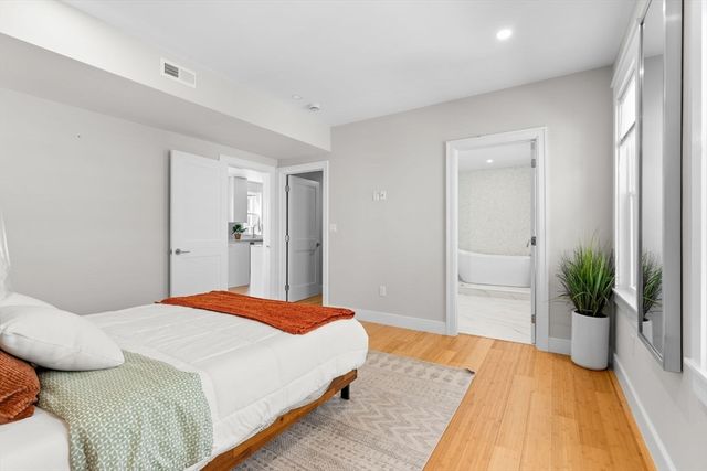 86 Cypress St 86, Watertown, MA 02472