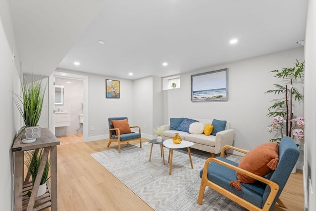 86 Cypress St 86, Watertown, MA 02472