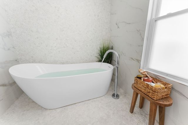 86 Cypress St 86, Watertown, MA 02472