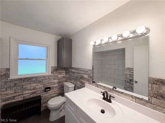 36700 Lakeland Drive, Avon, OH 44011