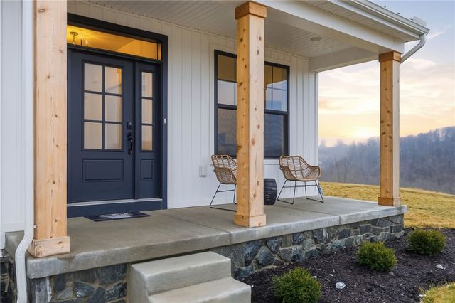 2041 Field Stone Drive, South Fayette, PA 15057