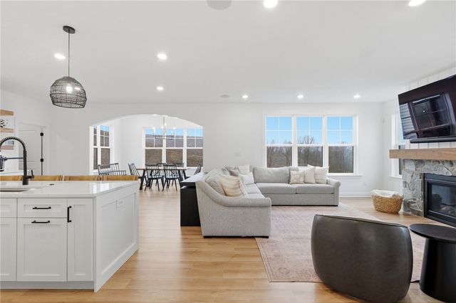 2041 Field Stone Drive, South Fayette, PA 15057