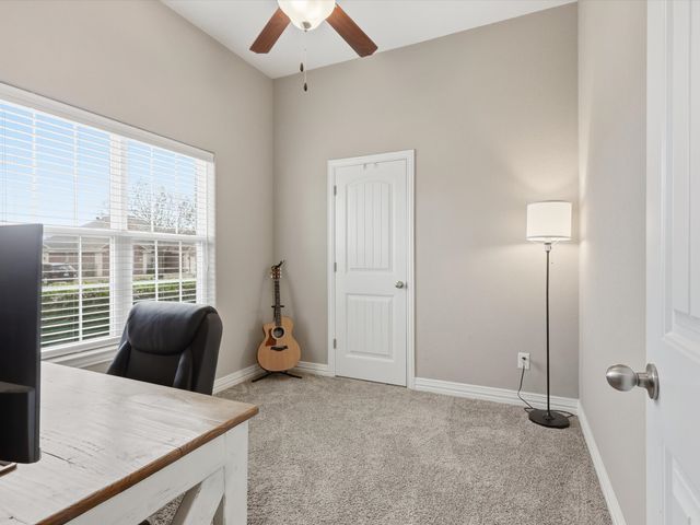 810 Chestnut Grove Drive, Cleburne, TX 76033