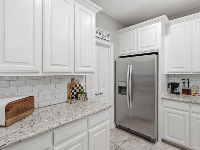 810 Chestnut Grove Drive, Cleburne, TX 76033