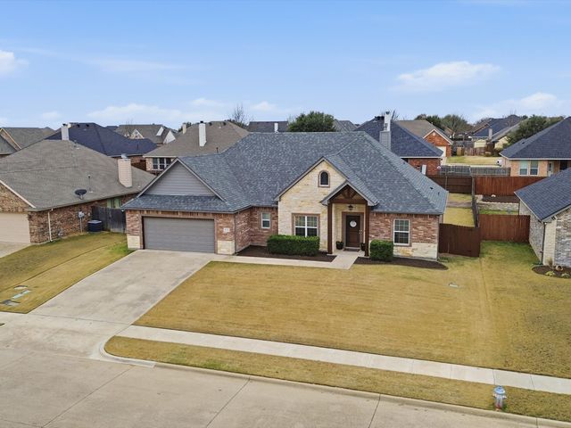810 Chestnut Grove Drive, Cleburne, TX 76033