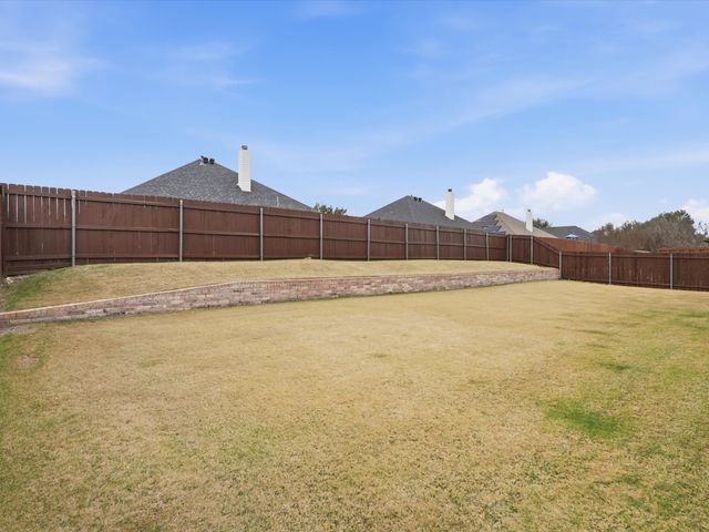 810 Chestnut Grove Drive, Cleburne, TX 76033