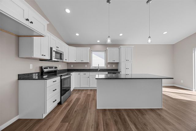 818 Indigo Drive, Palo, IA 52324