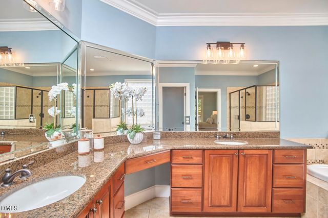 502 Oxfordshire Lane, Chapel Hill, NC 27517