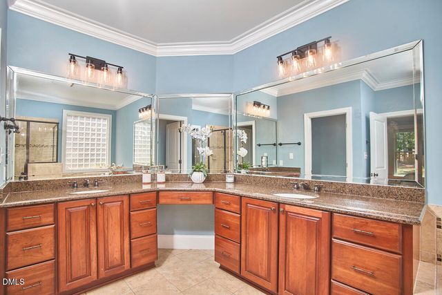 502 Oxfordshire Lane, Chapel Hill, NC 27517