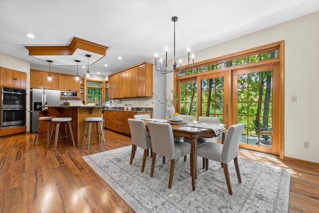W246S6355 Clearview LANE, Waukesha, WI 53189