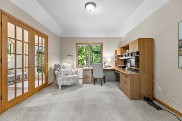 W246S6355 Clearview LANE, Waukesha, WI 53189