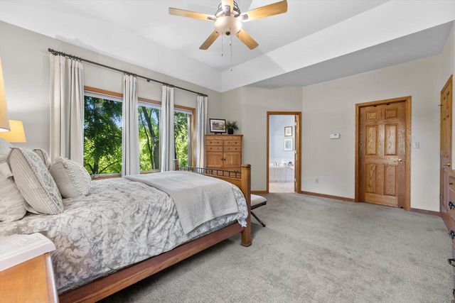 W246S6355 Clearview LANE, Waukesha, WI 53189