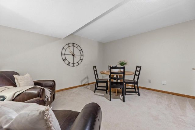 W246S6355 Clearview LANE, Waukesha, WI 53189
