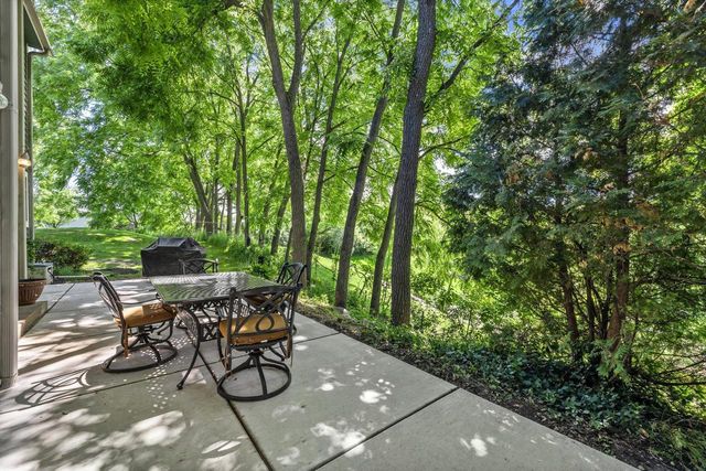 W246S6355 Clearview LANE, Waukesha, WI 53189