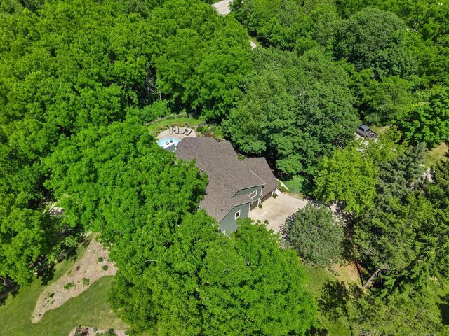 W246S6355 Clearview LANE, Waukesha, WI 53189