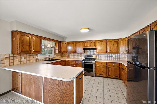 16185 24 MILE Road, Macomb Township, MI 48042