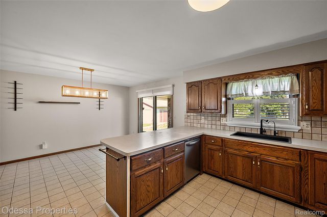 16185 24 MILE Road, Macomb Township, MI 48042