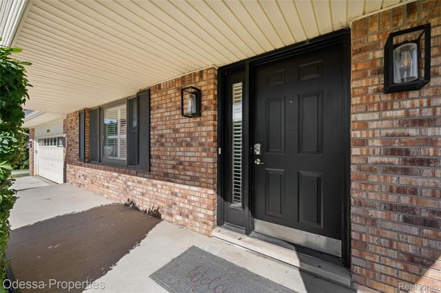 16185 24 MILE Road, Macomb Township, MI 48042