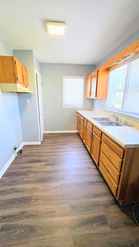 657 Dawson, Waterloo, IA 50703