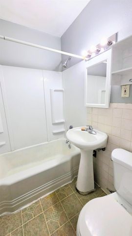 657 Dawson, Waterloo, IA 50703