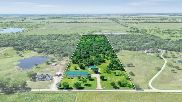 650 Scoggins Road, Tioga, TX 76271