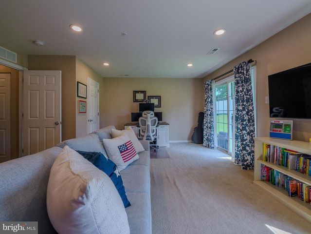 14 FARADAY CT, Morton, PA 19070