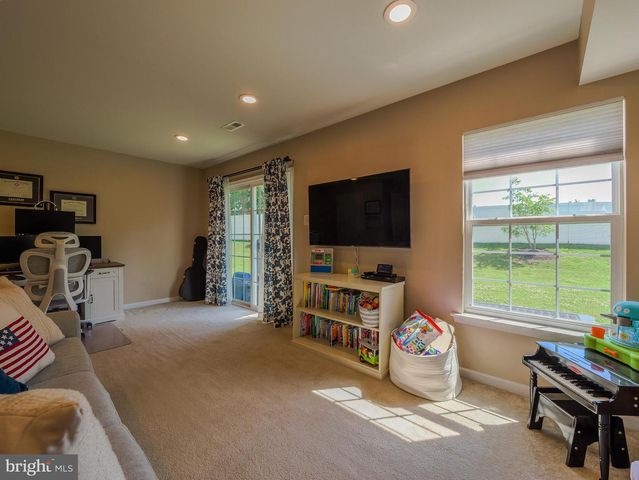 14 FARADAY CT, Morton, PA 19070