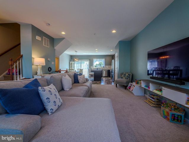 14 FARADAY CT, Morton, PA 19070