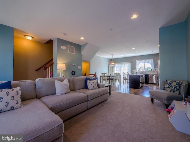 14 FARADAY CT, Morton, PA 19070