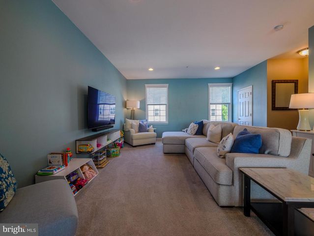 14 FARADAY CT, Morton, PA 19070