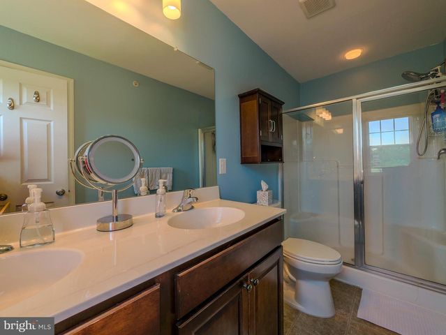 14 FARADAY CT, Morton, PA 19070