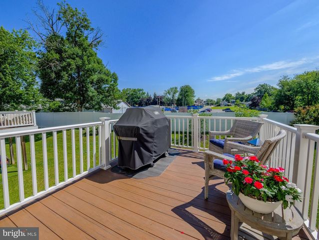 14 FARADAY CT, Morton, PA 19070