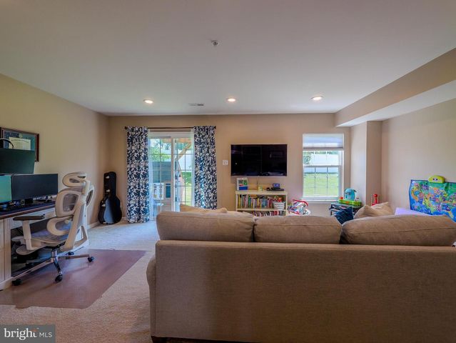 14 FARADAY CT, Morton, PA 19070