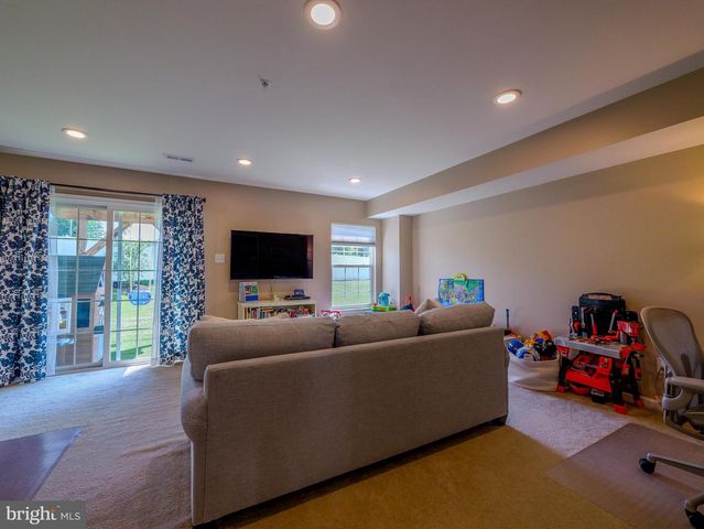 14 FARADAY CT, Morton, PA 19070